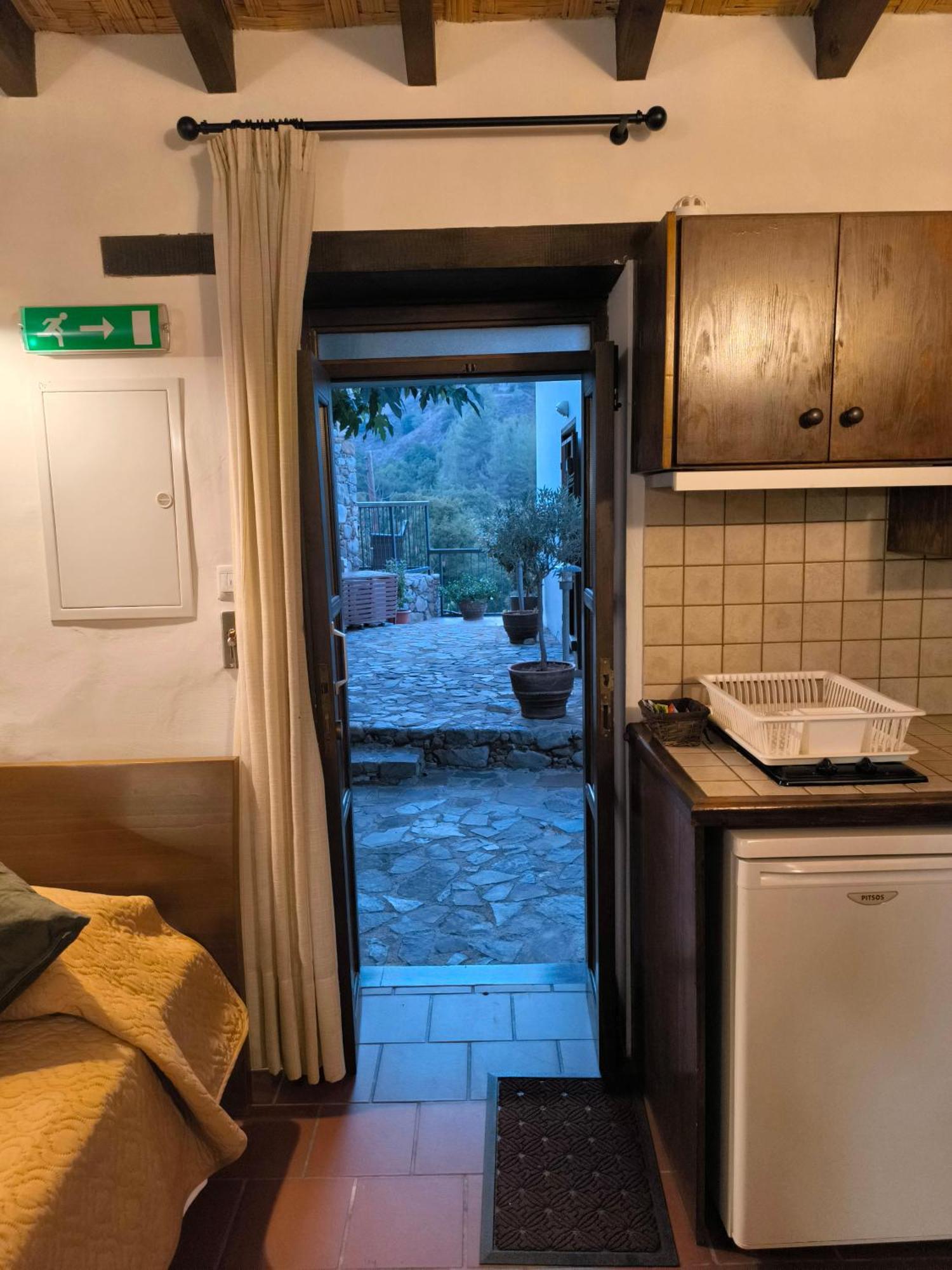 Enipnion Apartments Kakopetria Eksteriør billede